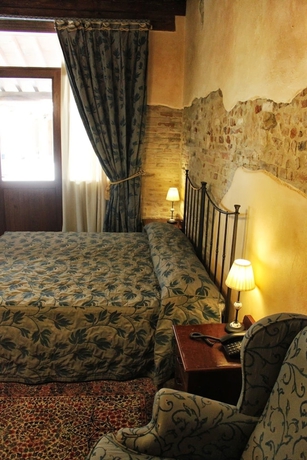 Imagen de la habitación del Castello Montegiove. Foto 8