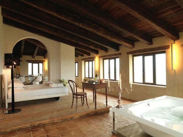 Imagen de la habitación del Castello di Semivicoli. Foto 8