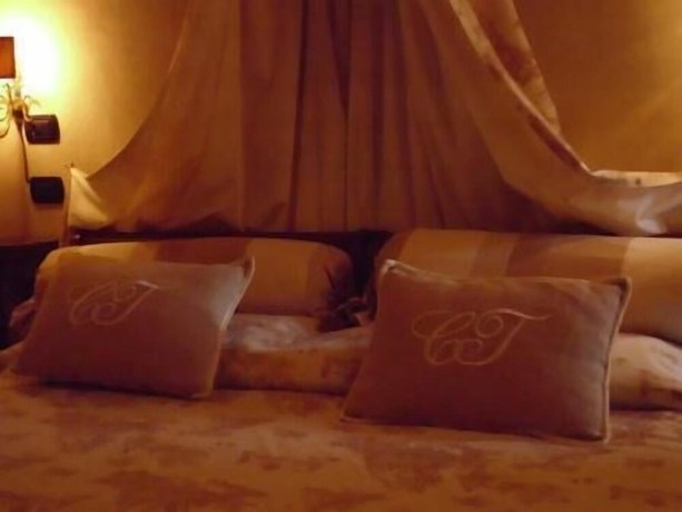 Imagen de la habitación del Castello di Vigoleno. Foto 9