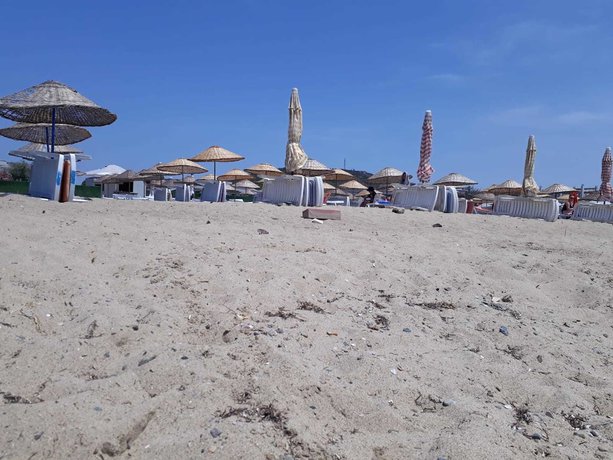 Imagen de los exteriores del Cavdar Hotel. Foto 18