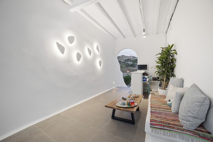 Imagen de los interiores del Cave Suites. Foto 16
