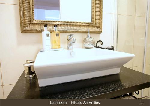 Imagen general del Cayres Suites Carmo. Foto 12