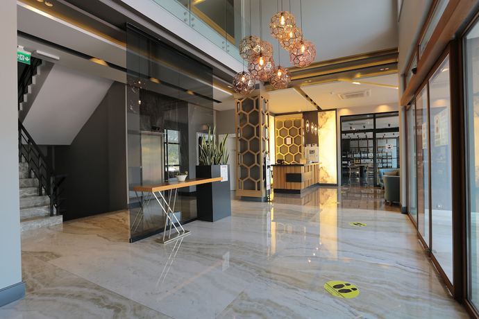 Imagen de los interiores del &Ccedil;alcalar Hotel. Foto 16