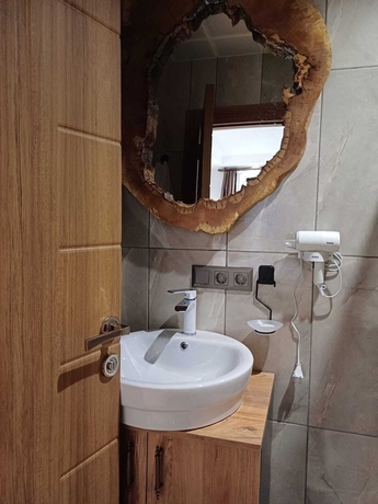 Imagen de la habitación del &Ccedil;ardak Alti Otel. Foto 5