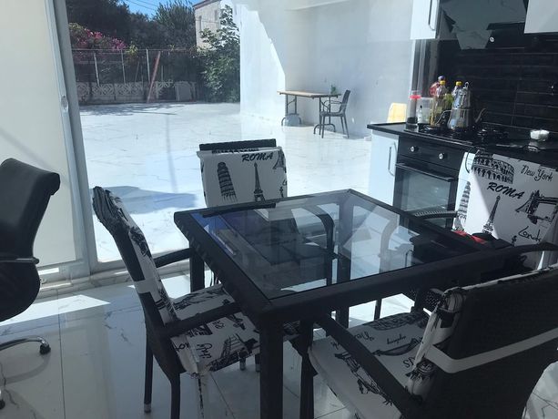 Imagen de los interiores del &Ccedil;eşme holiday homes. Foto 18