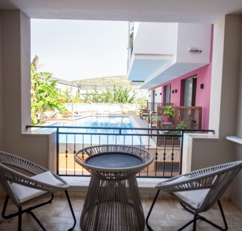 Imagen de la habitación del &Ccedil;eşmekeş Hotel. Foto 7