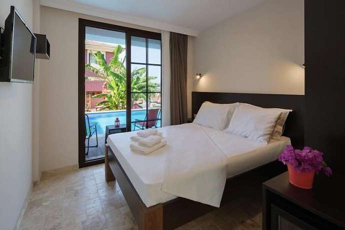 Imagen de la habitación del &Ccedil;eşmekeş Hotel. Foto 13