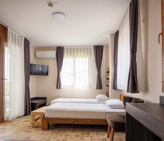 Imagen de la habitación del &Ccedil;eşmekeş Hotel. Foto 18