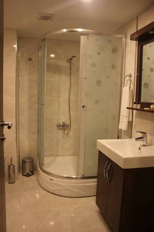 Imagen de la habitación del Cebeci Grand Hotel. Foto 6
