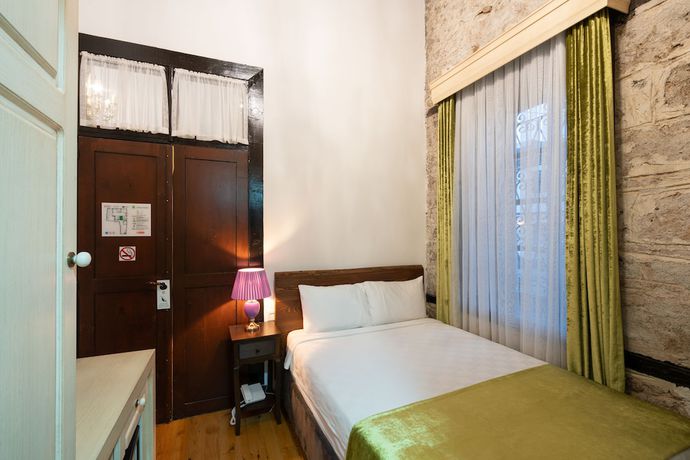 Imagen de la habitación del Cedrus Hotel. Foto 8