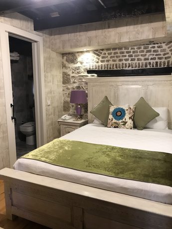 Imagen de la habitación del Cedrus Hotel. Foto 16