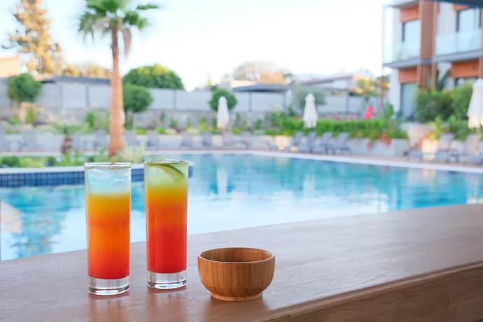 Imagen de la piscina del Celeste Bella Luxury Hotel and Spa. Foto 15