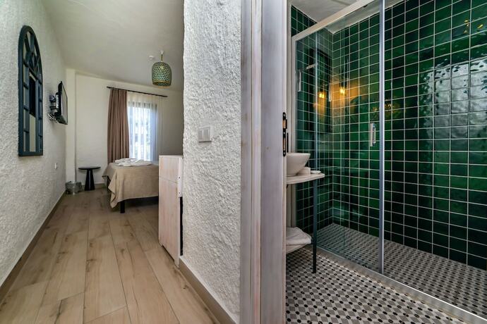 Imagen de la habitación del Cemal Alacati Butik Hotel. Foto 20