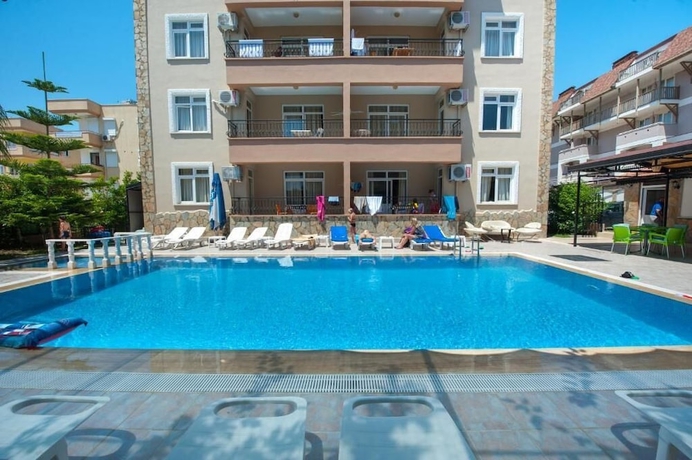 Imagen de la piscina del Cennet Apart Otel. Foto 16