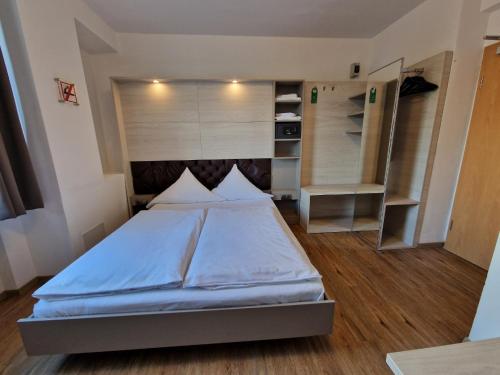 Imagen de la habitación del Center Hotel. Foto 6