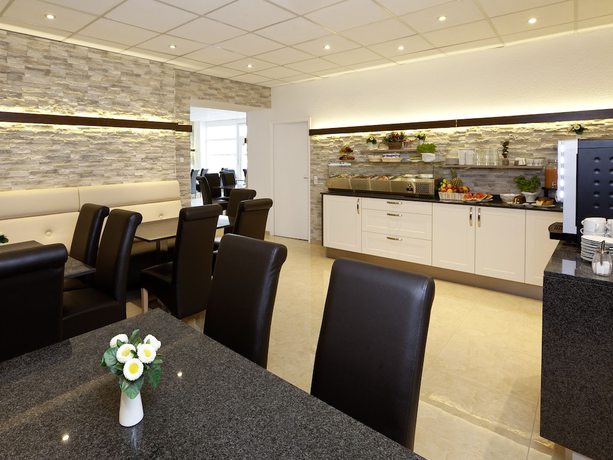 Imagen de los interiores del Central City Hotel. Foto 18