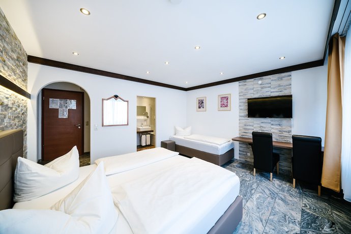 Imagen de la habitación del Central City Hotel. Foto 10