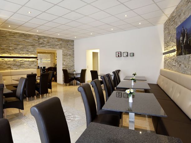 Imagen de los interiores del Central City Hotel. Foto 20