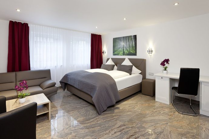 Imagen de la habitación del Central City Hotel. Foto 16
