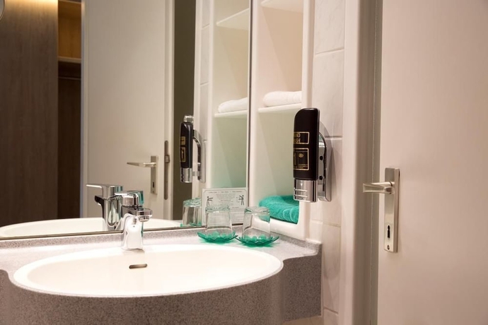 Imagen de la habitación del Central Hotel Eschborn. Foto 4