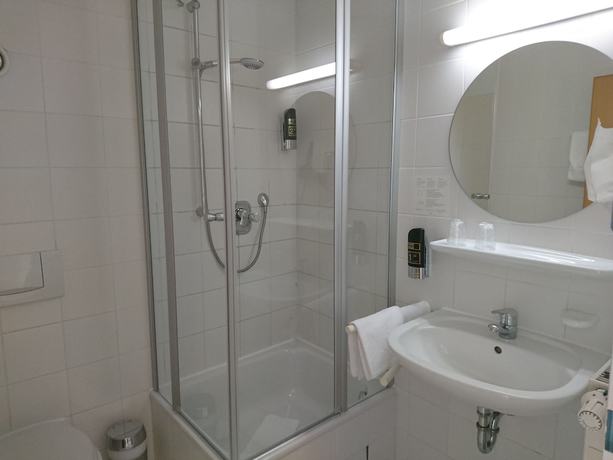 Imagen de la habitación del Central Hotel. Foto 16