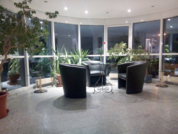 Imagen de los interiores del Central Hotel. Foto 20