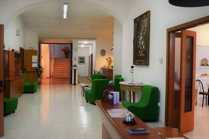 Imagen de los interiores del Centro di Spiritualit&agrave; Madonna della Nova. Foto 14