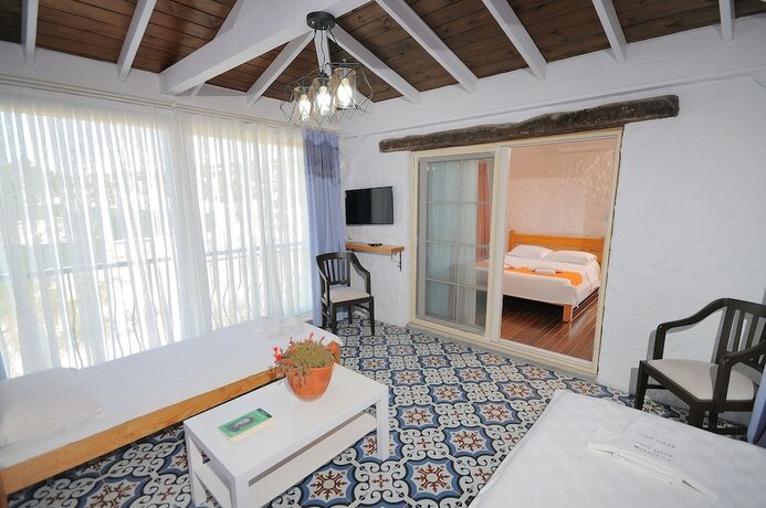 Imagen de la habitación del Cesme Elysium Hotel. Foto 16