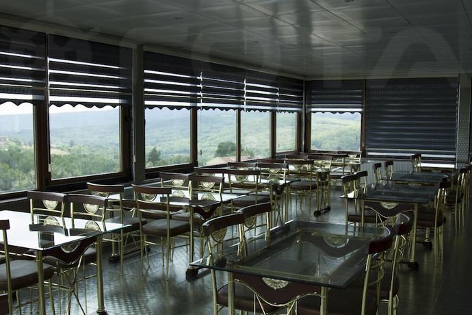 Imagen del bar/restaurante del Cetinler Hotel. Foto 2