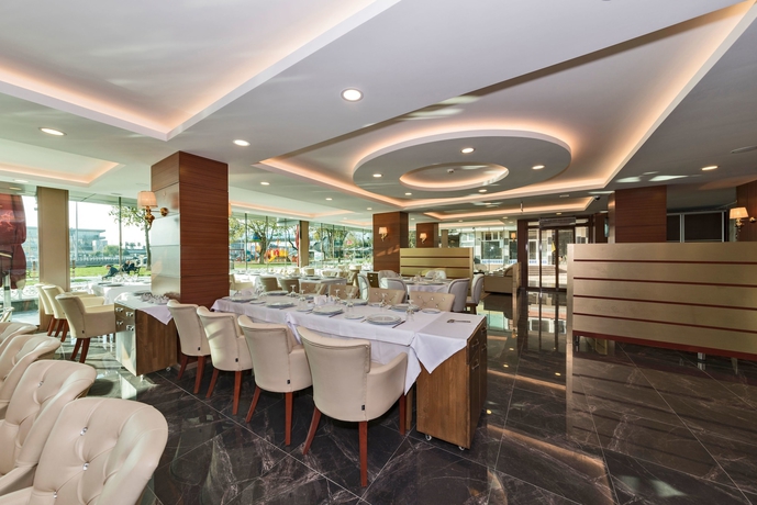 Imagen del bar/restaurante del Cevheri's Hotel. Foto 8