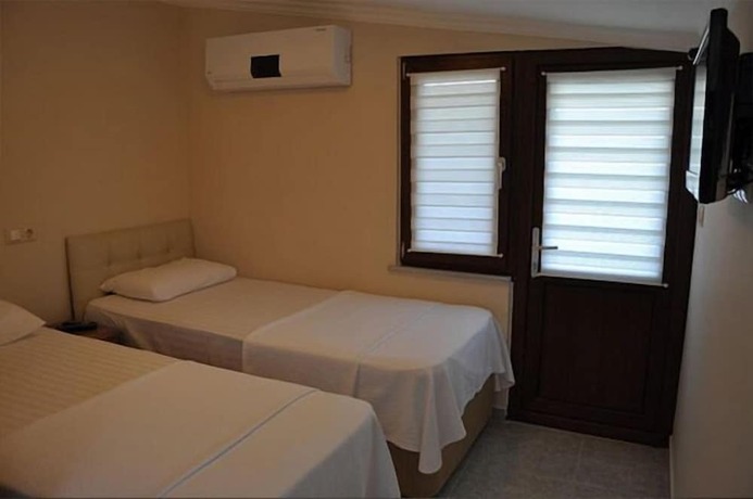 Imagen de la habitación del Ceyf Motel. Foto 17