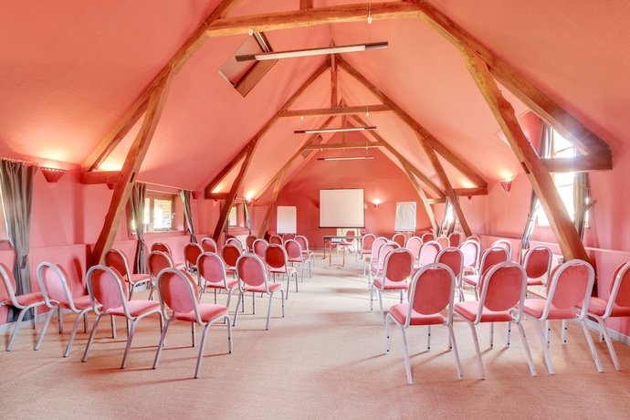 Imagen de los interiores del Ch&acirc;teau Corneille. Foto 19