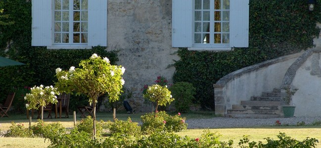 Imagen de los exteriores del Ch&acirc;teau D'Arche - Realis du Silence. Foto 7