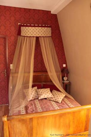 Imagen de la habitación del Ch&acirc;teau Le Martinet. Foto 11