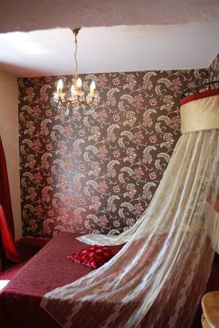 Imagen de la habitación del Ch&acirc;teau Le Martinet. Foto 16