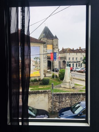 Imagen de los exteriores del Ch&acirc;teaux Demeures H&ocirc;tels Le Cheval Noir. Foto 15