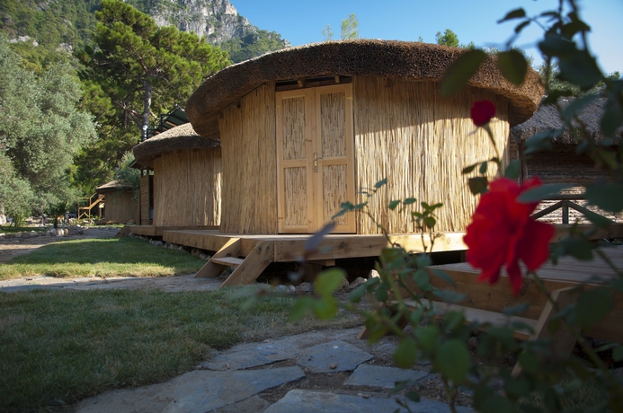 Imagen de los exteriores del Chakra Beach Kabak. Foto 16