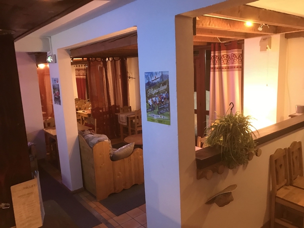 Imagen de los interiores del Chalet H&ocirc;tel L'aigle Rouge. Foto 19