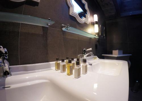 Imagen de la habitación del Chalet Hotel Le Castel. Foto 8