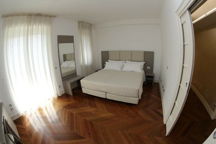 Imagen general del Champagne Rooms. Foto 8