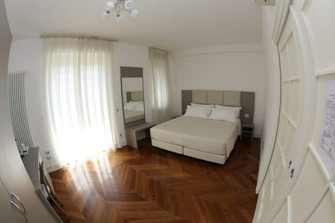 Imagen de la habitación del Champagne Rooms. Foto 27