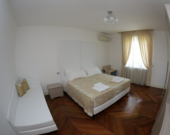 Imagen de la habitación del Champagne Rooms. Foto 32