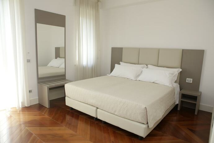 Imagen de la habitación del Champagne Rooms. Foto 35
