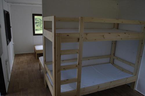 Imagen de la habitación del Chaty a Apartm&aacute;ny Hracholusky Kemp Kosatka. Foto 7