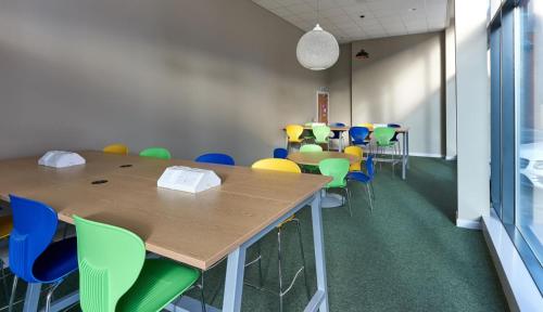 Imagen general del Chic Ensuites with Shared Kitchen at The Elements Student Accommodation. Foto 2
