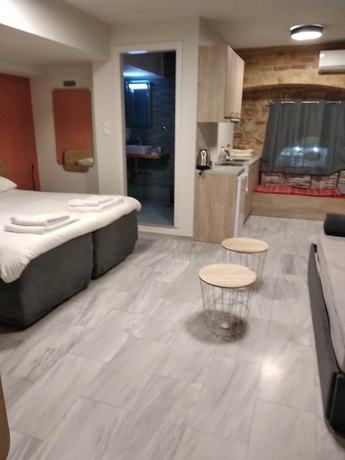 Imagen de la habitación del Chios City Inn. Foto 3
