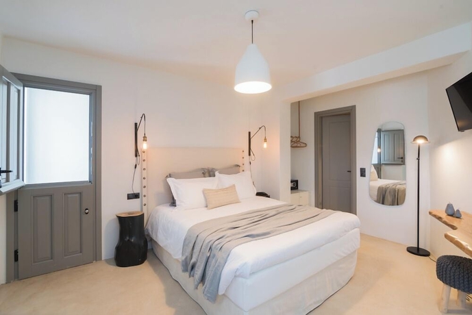 Imagen de la habitación del Chora Kythnos Suites. Foto 6