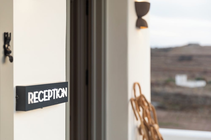 Imagen de los interiores del Chora Kythnos Suites. Foto 16
