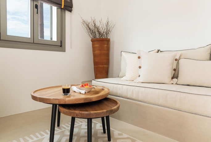 Imagen de la habitación del Chora Kythnos Suites. Foto 12