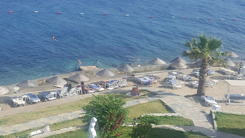 Imagen de los exteriores del Chronos Beach Hotel. Foto 19